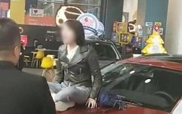 奔馳女車主維 權(quán)：到底是車的問題還是4S店的問題？